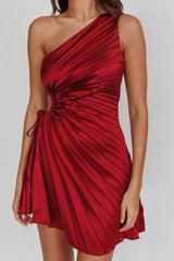 Glow Ray One-Shoulder Pleat Dress Wine